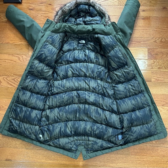 The North Face Arctic Parka Coat with Faux Fur Hood army green S - Picture 14 of 16
